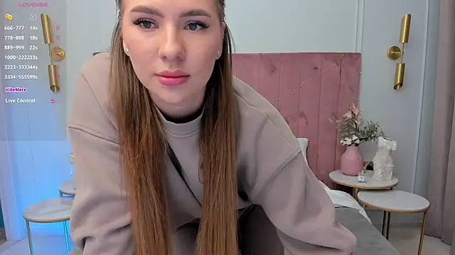 MilaVoxx live sex cam