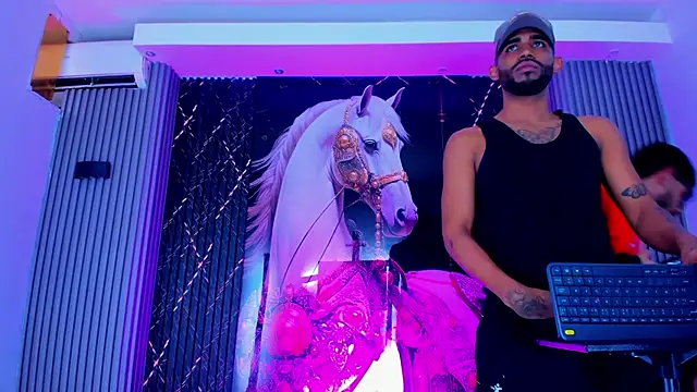 The_Gods_In_Diamonds live sex cam