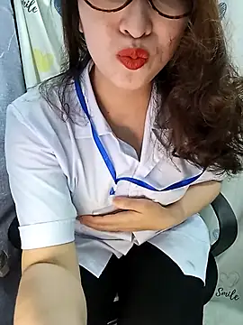 Ariana-Vy live sex cam