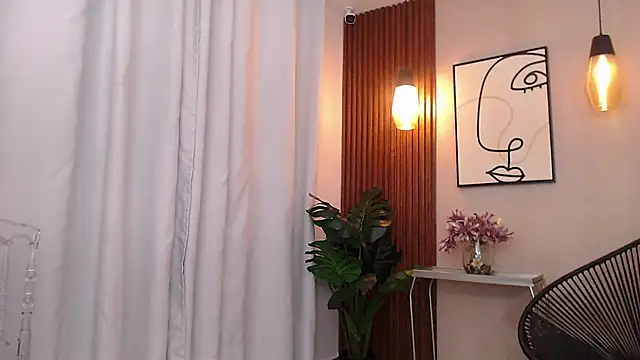 Sharlotte_Milk live sex cam