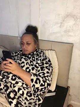 Welsh_Maya221x live sex cam