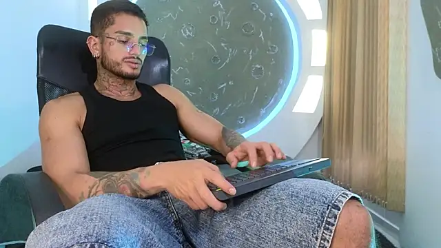 Alanrodgers live sex cam