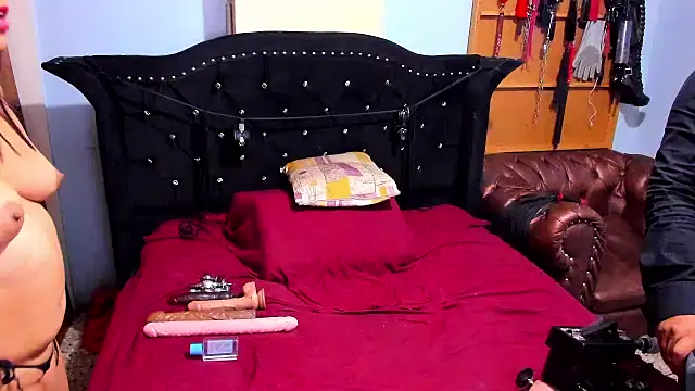 August-Sophie live sex cam