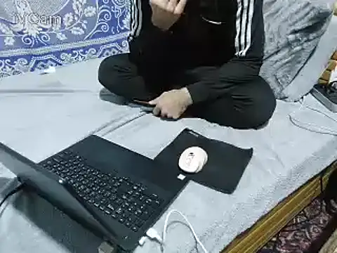 yazin19 live sex cam