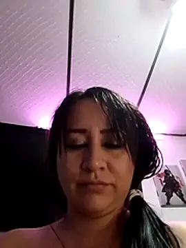 LaraCaliente's cam snapshot