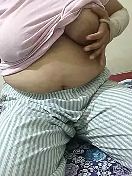 mallupriyapriya's cam snapshot