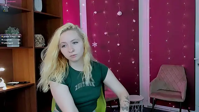 mila_glow1's cam snapshot