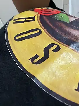 Cami_Leon2's cam snapshot