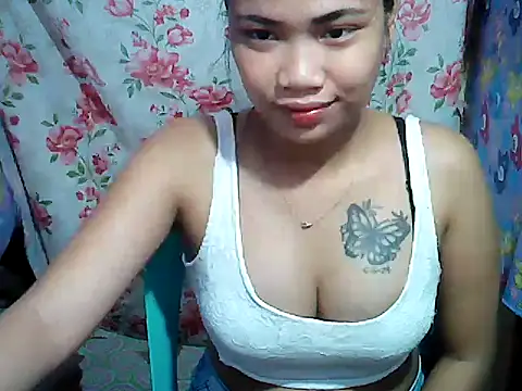 Milkytits_Yum00's cam snapshot