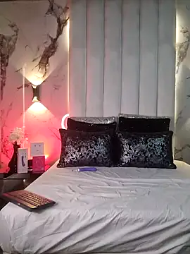 ZaraKnox's cam snapshot