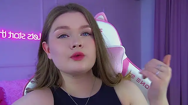 CrystalLyons's cam snapshot