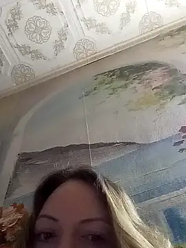 KattyLuuu's cam snapshot