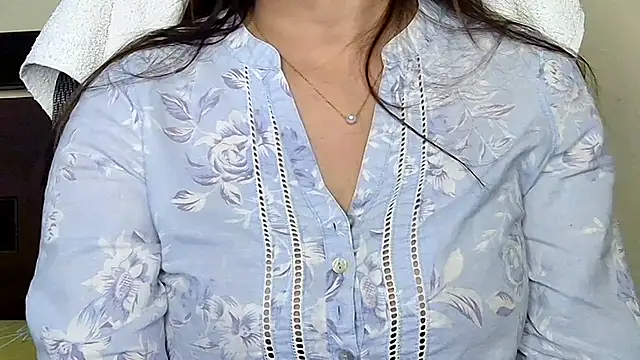 Naina_For_You's cam snapshot