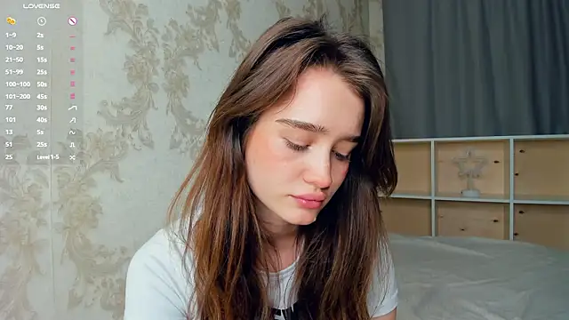 lovelyalivia's cam snapshot