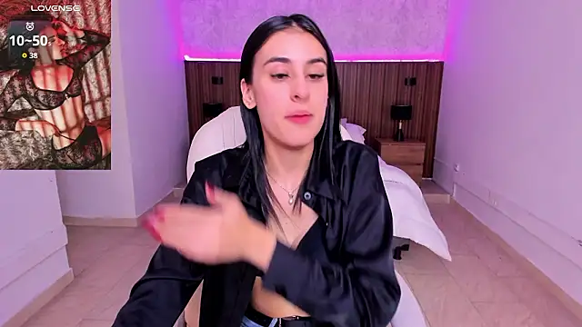 karlaa_james's cam snapshot