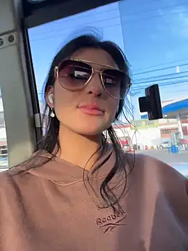 fiorella_paris's cam snapshot