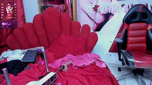 allison_max_tattoo's cam snapshot