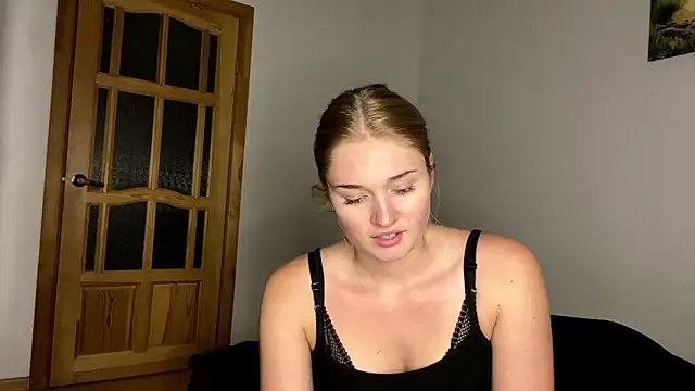 Malley_Saunds's cam snapshot