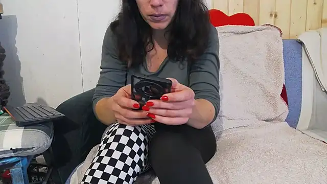 MellyBigLabiaOrgasmic's cam snapshot