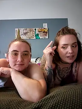 AndHerXO's cam snapshot