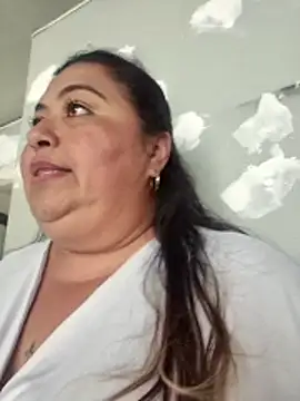 curvy_diva_'s cam snapshot