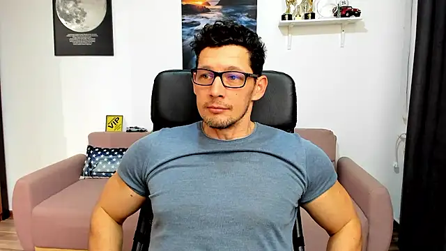 BrutusK08's cam snapshot