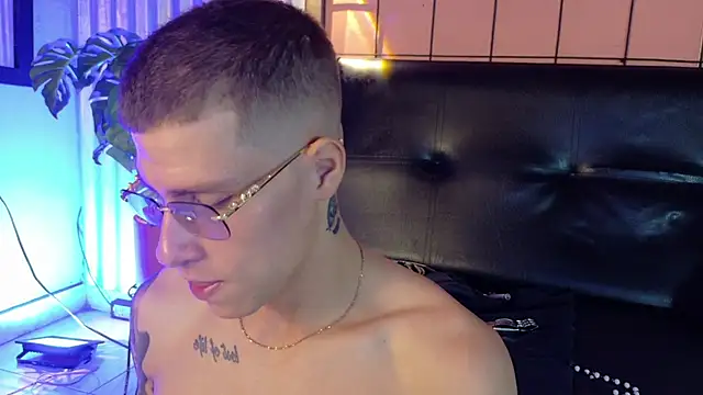 french_sexx's cam snapshot