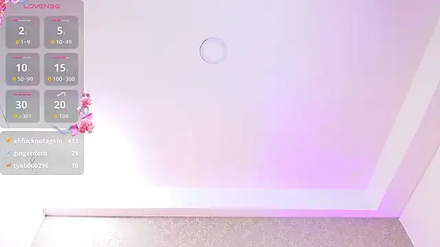 YesyHills live sex cam