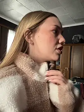 MilaMoone live sex cam