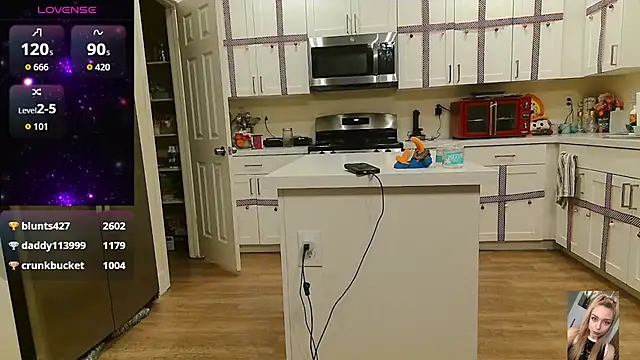 Blondiewithanass's cam snapshot