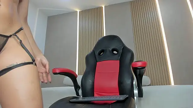 emily_kovac's cam snapshot