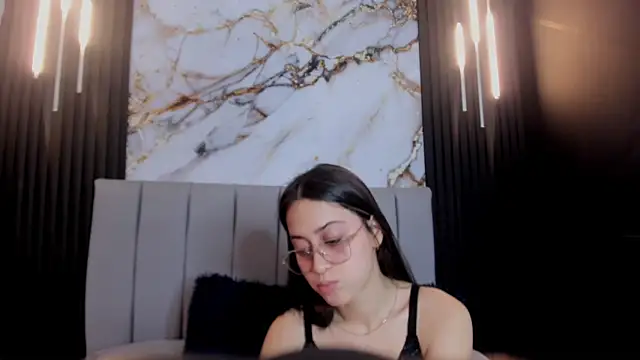 SophieeMoore live sex cam