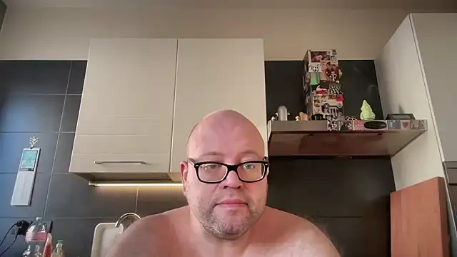 theitalianbear live sex cam