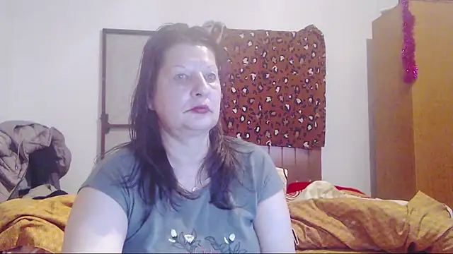 ExtasyMature live sex cam