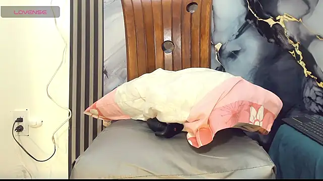 khiara_moretti live sex cam