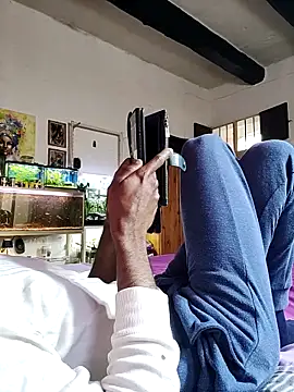 KeptupInosine live sex cam