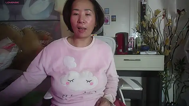 lyly_asian live sex cam