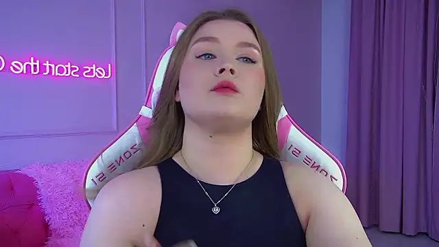 CrystalLyons's cam snapshot