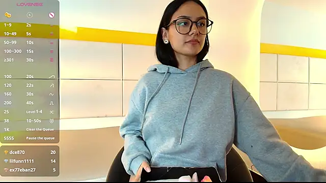 NiccolleHall's cam snapshot