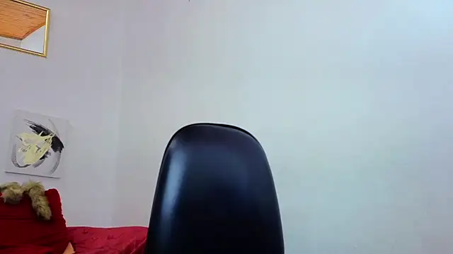 yasmin_goldenst's cam snapshot