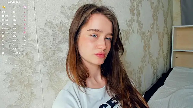 lovelyalivia's cam snapshot