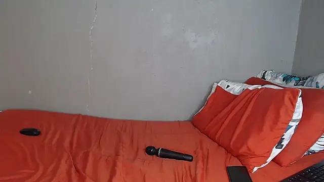 Lunalee's cam snapshot