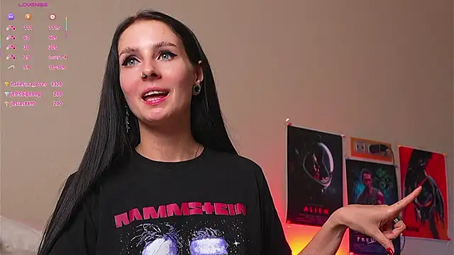 YaraAveiri's cam snapshot