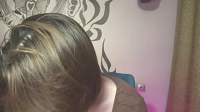 mally_luxxx's cam snapshot