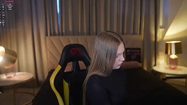 Charlotte_Dreams's cam snapshot