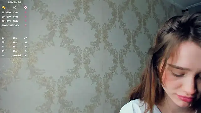 lovelyalivia's cam snapshot