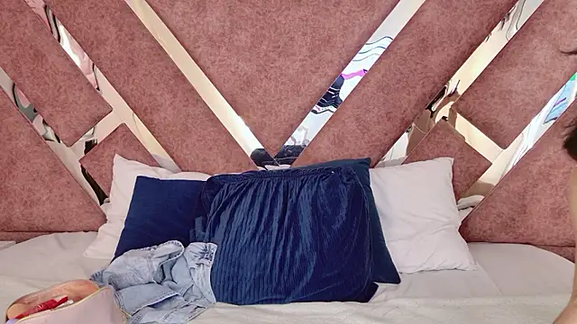 MeganR_'s cam snapshot