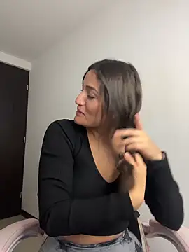 elisa-new's cam snapshot