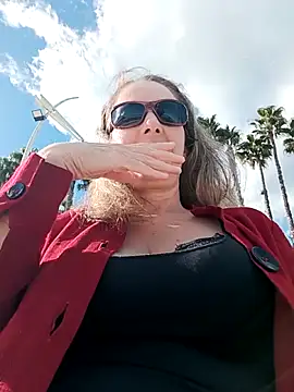 uber_babe's cam snapshot