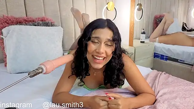 laura_smith33's cam snapshot